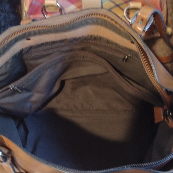 This is a brown leather computer bag - Picture 4 of 6